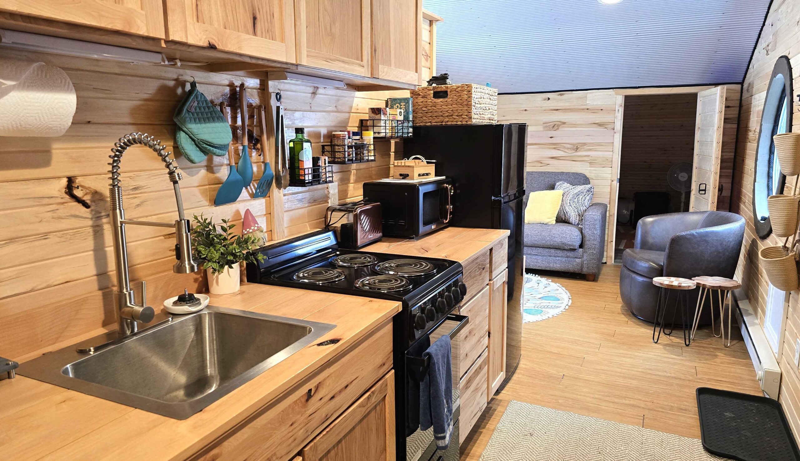 HH Kitchen lights off