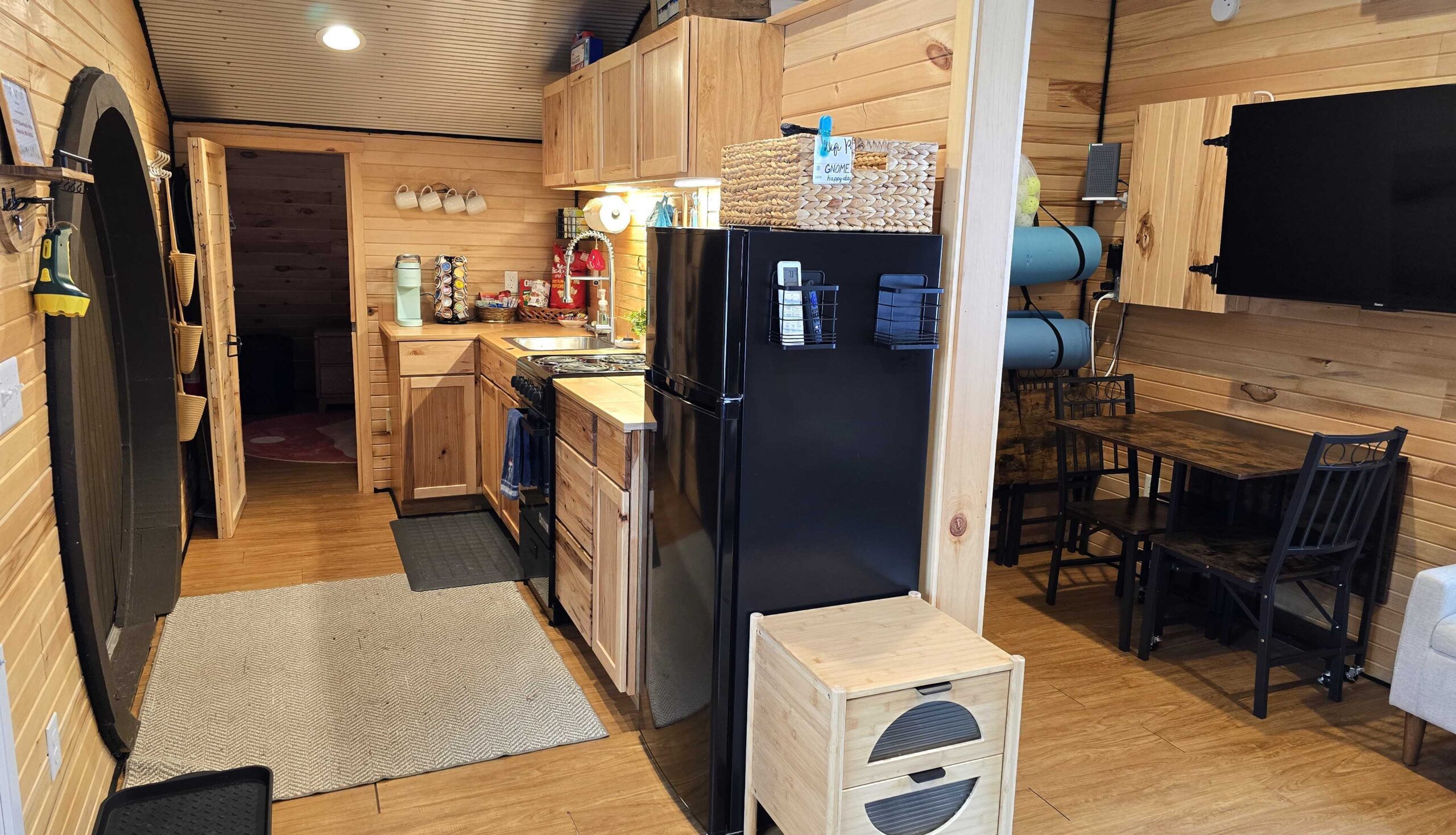 HH Overview of kitchen and tv area